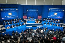 На страницах Президента Ильхама Алиева в соцсетях опубликованы кадры участия главы государства в заседании Совета мира (ФОТО)