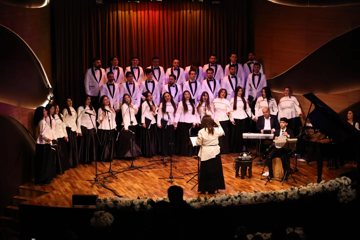 Костюмы и бутафория, сценки и хореографические этюды из азербайджанского кино (ФОТО)