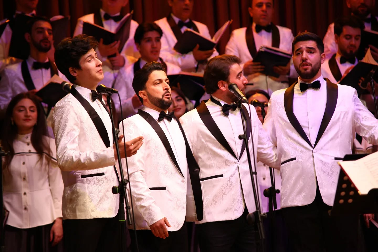 Костюмы и бутафория, сценки и хореографические этюды из азербайджанского кино (ФОТО)