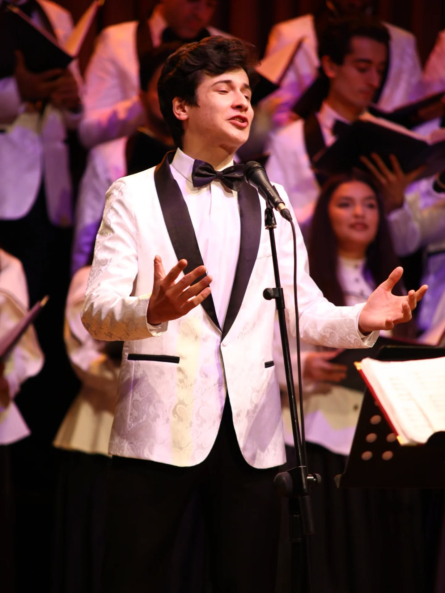 Костюмы и бутафория, сценки и хореографические этюды из азербайджанского кино (ФОТО)