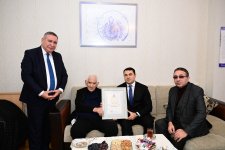 Министр культуры посетил народного поэта Азербайджана Наримана Гасанзаде (ФОТО)