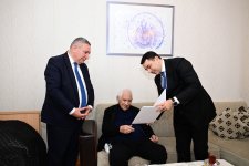 Министр культуры посетил народного поэта Азербайджана Наримана Гасанзаде (ФОТО)