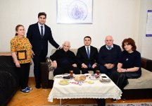 Министр культуры посетил народного поэта Азербайджана Наримана Гасанзаде (ФОТО)