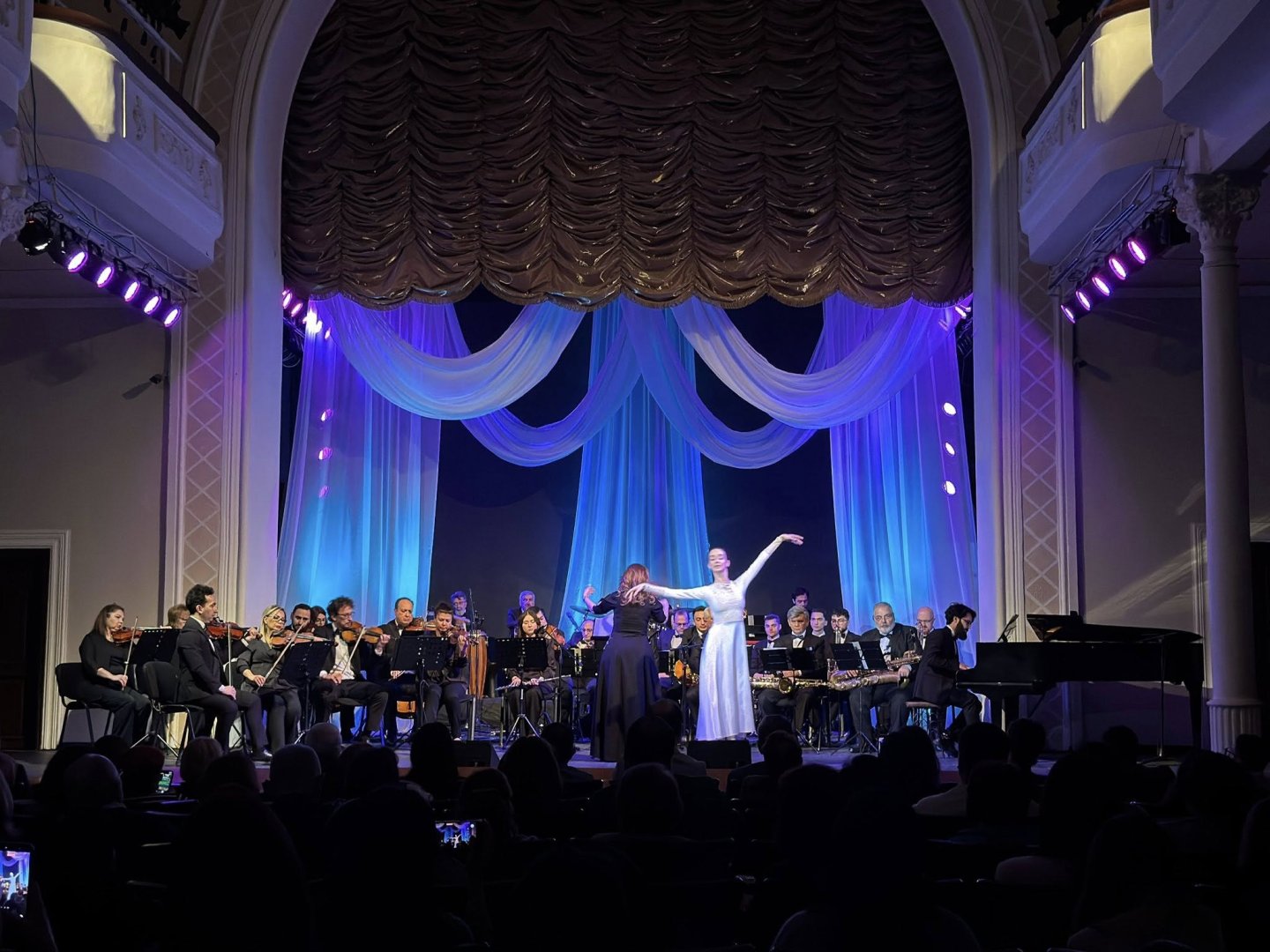 В Баку представлено кино без экрана, но с сердцем и вдохновением… (ФОТО)