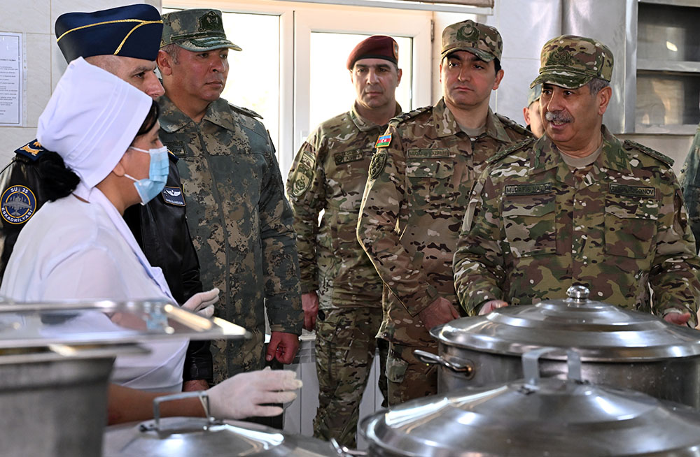 Закир Хасанов посетил подразделения ВВС Азербайджана (ФОТО/ВИДЕО)