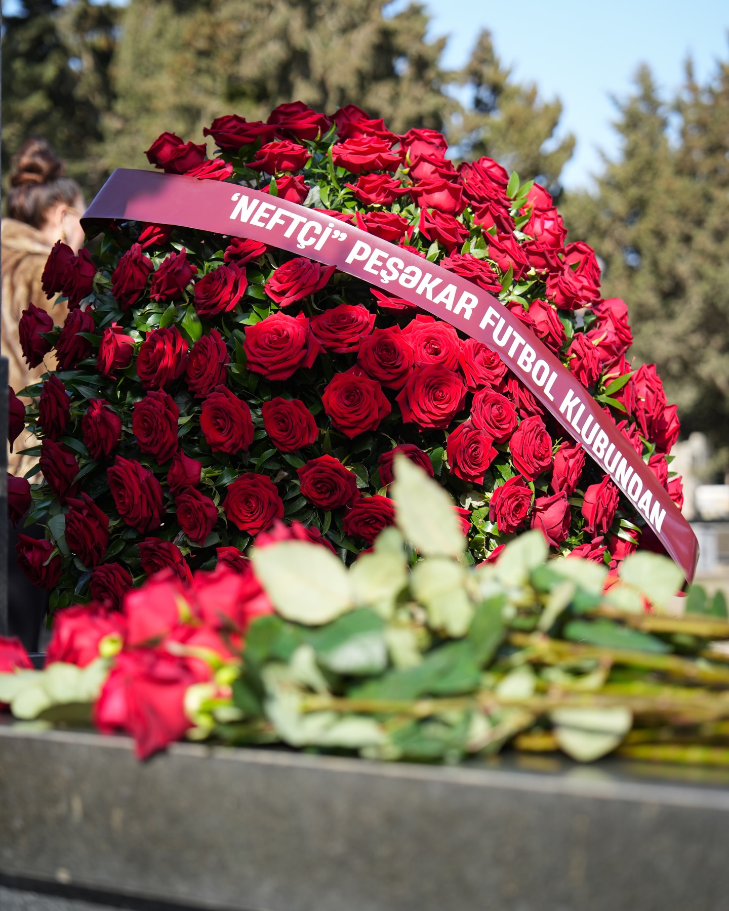 Трибуна имени Банишевского: "Нефтчи" отметил юбилей легендарного форварда (ФОТО)