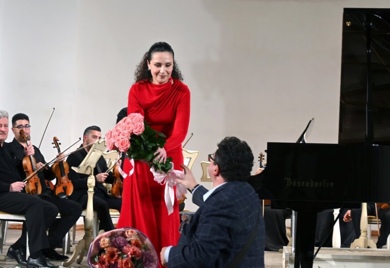 The Lady in Red в сиянии классических шедевров – магия вечера в Баку (ФОТО)