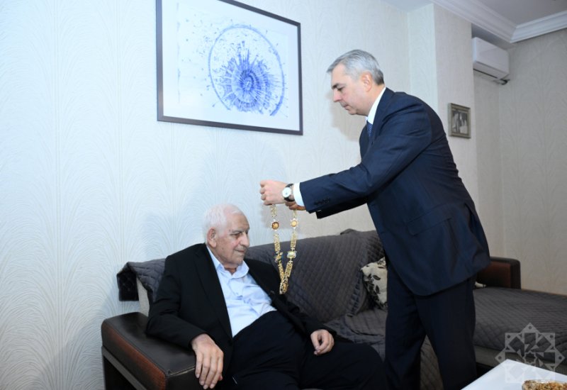 Народному поэту Нариману Гасанзаде вручен орден «Гейдар Алиев» (ФОТО)