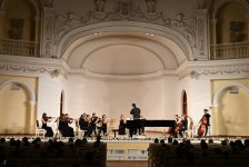 The Lady in Red в сиянии классических шедевров – магия вечера в Баку (ФОТО)