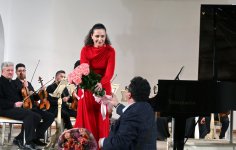 The Lady in Red в сиянии классических шедевров – магия вечера в Баку (ФОТО)