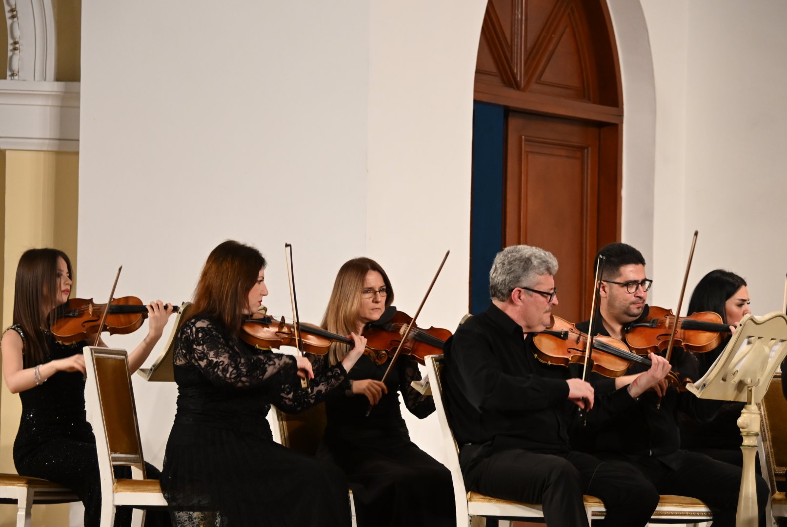 The Lady in Red в сиянии классических шедевров – магия вечера в Баку (ФОТО)