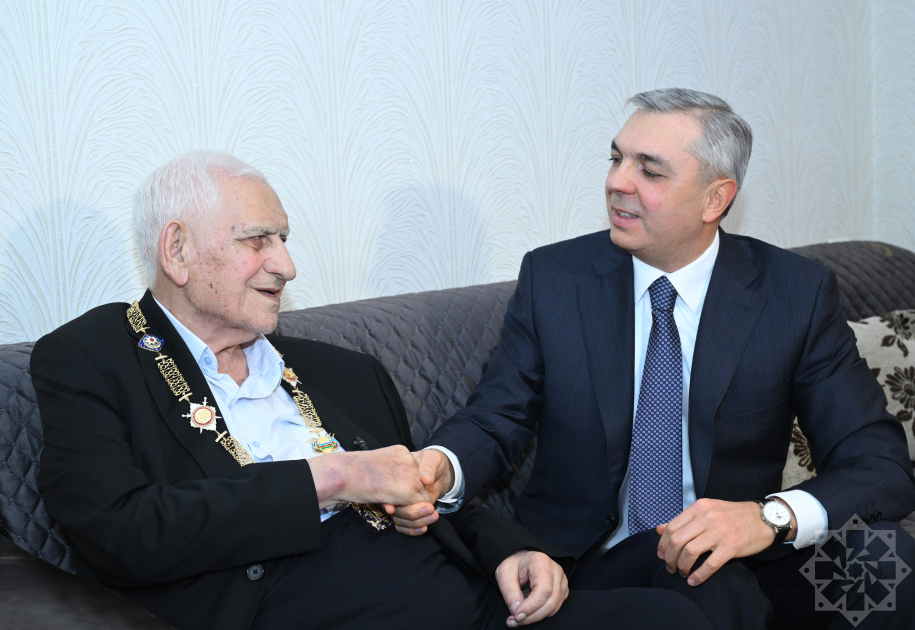 Народному поэту Нариману Гасанзаде вручен орден «Гейдар Алиев» (ФОТО)