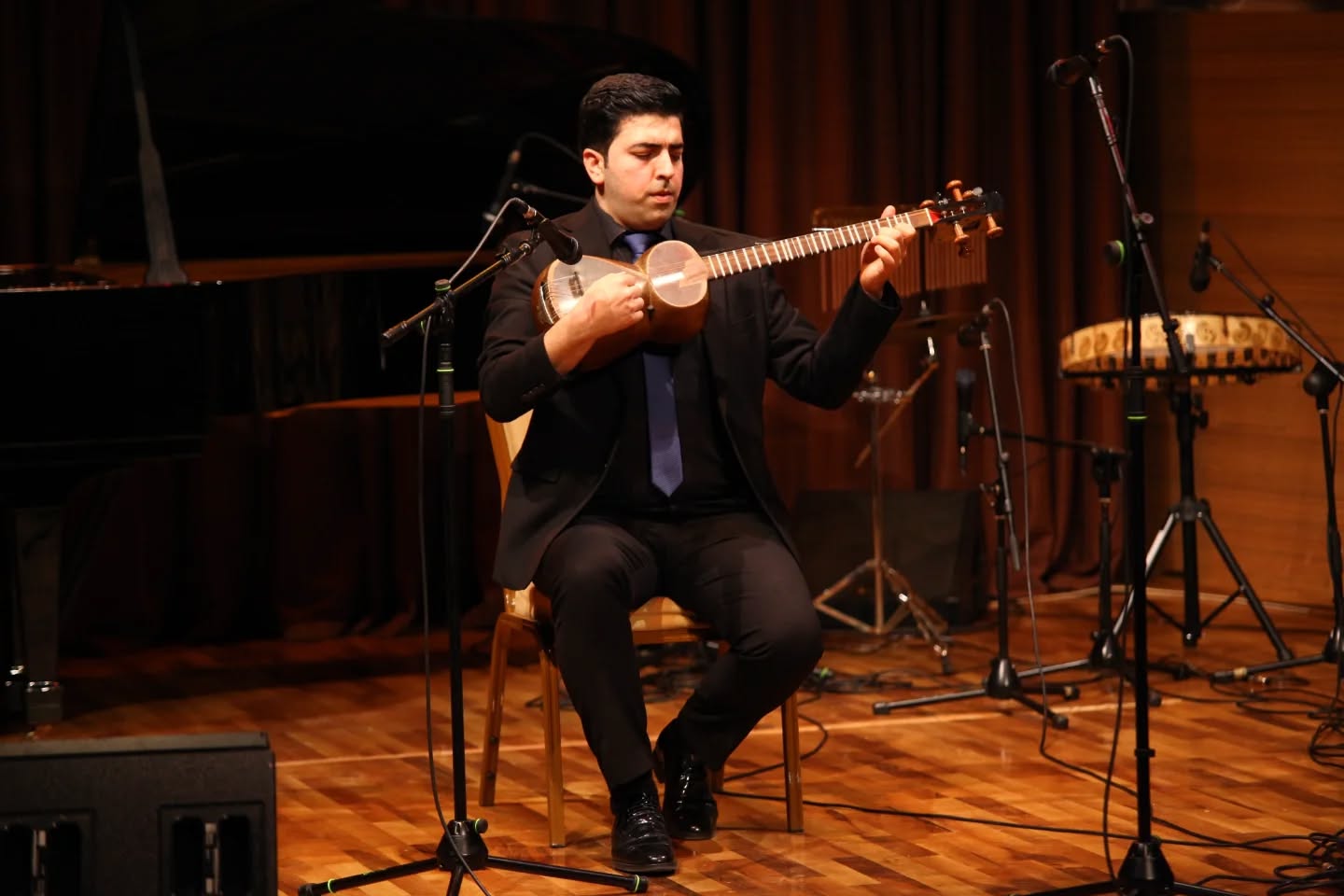 Семь азербайджанских красавиц в голубом и волшебство канона (ФОТО)