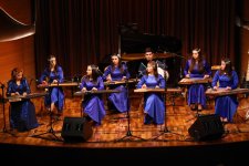 Семь азербайджанских красавиц в голубом и волшебство канона (ФОТО)