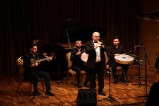 Семь азербайджанских красавиц в голубом и волшебство канона (ФОТО)