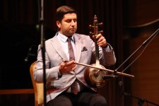 Семь азербайджанских красавиц в голубом и волшебство канона (ФОТО)