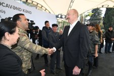 Президент Ильхам Алиев и Первая леди Мехрибан Алиева встретились с жителями города Ходжавенд и села Ходжавенд (ФОТО)