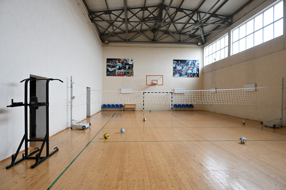 Лейла Алиева и Алена Алиева посетили общеобразовательную школу-интернат и центр STEAM в городе Губа (ФОТО)