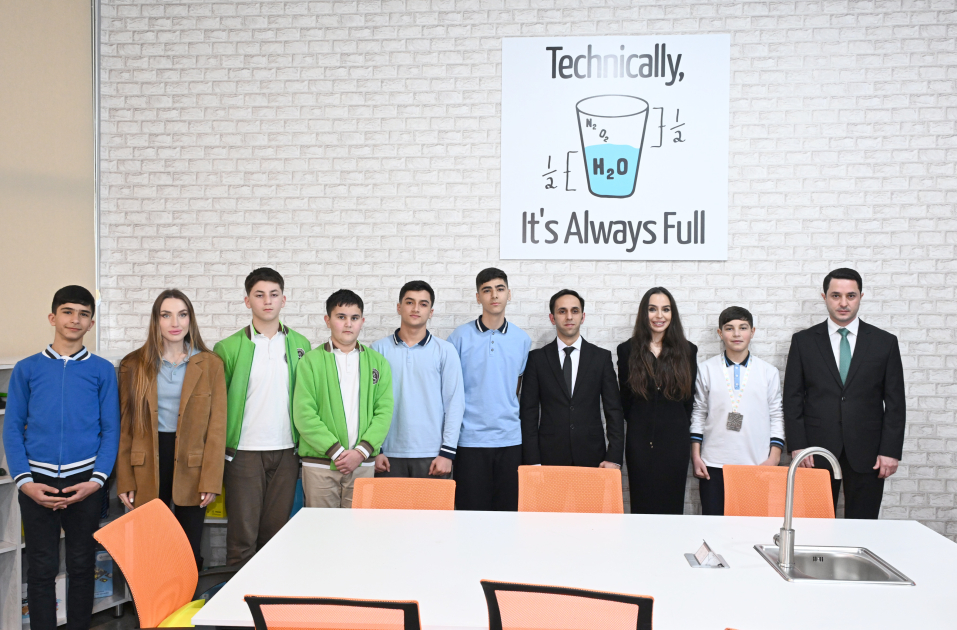 Лейла Алиева и Алена Алиева посетили общеобразовательную школу-интернат и центр STEAM в городе Губа (ФОТО)