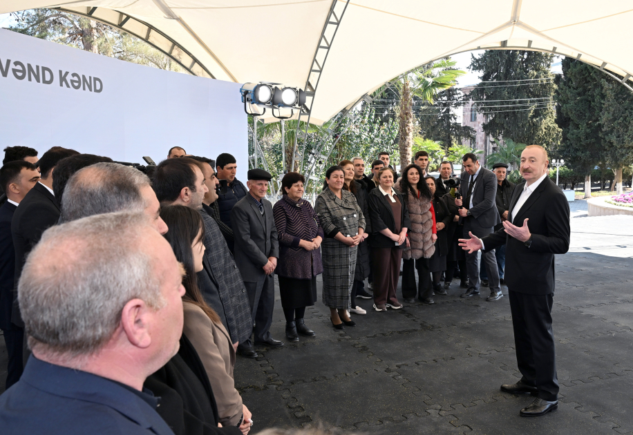 Президент Ильхам Алиев и Первая леди Мехрибан Алиева встретились с жителями города Ходжавенд и села Ходжавенд (ФОТО)