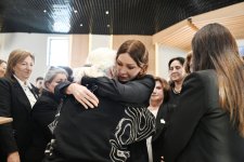 Трогательные кадры встречи Президента Ильхама Алиева и Первой леди Мехрибан Алиевой с жителями Ходжалинского района (ФОТО)