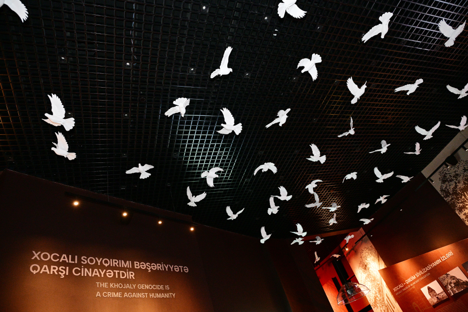 Президент Ильхам Алиев и Первая леди Мехрибан Алиева приняли участие в открытии Мемориала жертвам Ходжалинского геноцида (ВИДЕО/ФОТО)