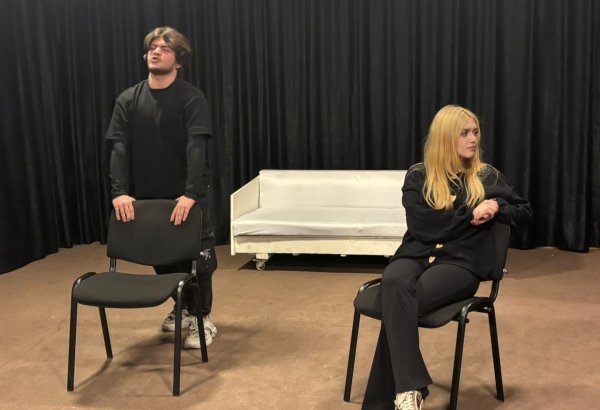 Самира и Медведь – как конфликт с кредитором перерастает в любовь (ФОТО)