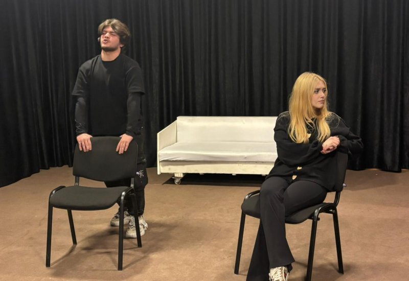 Самира и Медведь – как конфликт с кредитором перерастает в любовь (ФОТО)