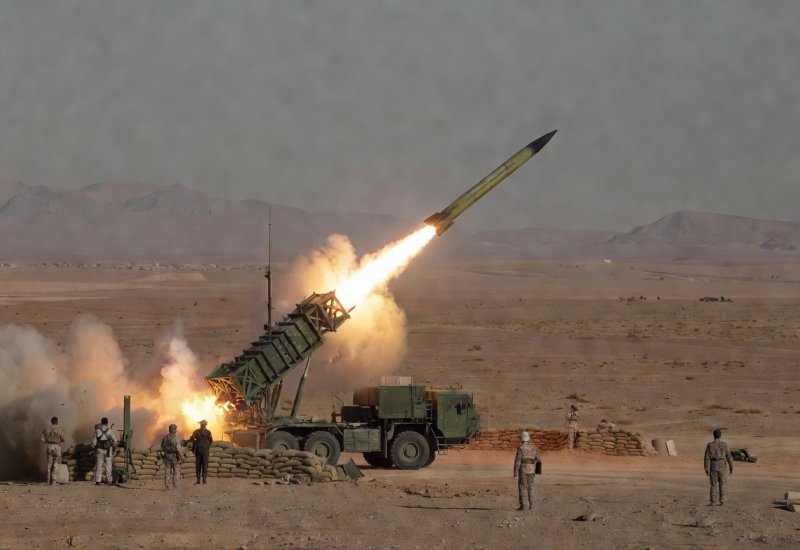 КСИР заявил об атаке на позиции США и Израиля сотнями ракет