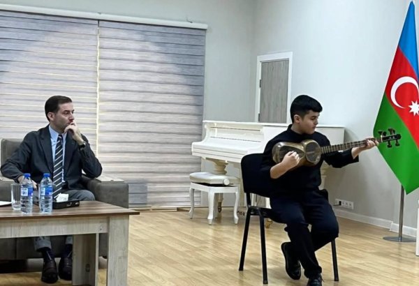 Искусство тара объединяет поколения азербайджанцев (ФОТО)