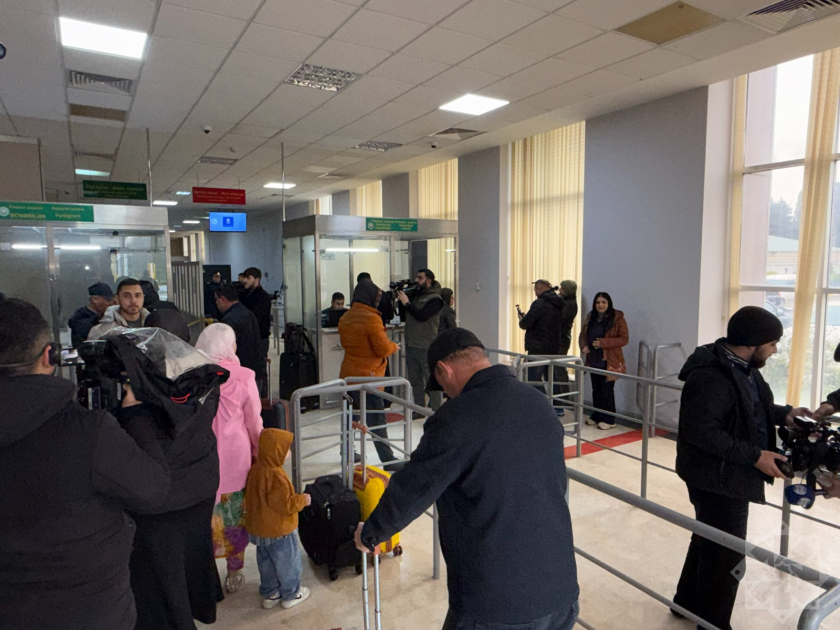 Очередная эвакуация через границу в Астаре: в страну въехали граждане Франции, Таджикистана и Китая (ФОТО)