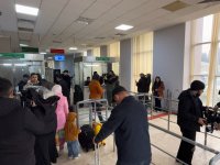 Очередная эвакуация через границу в Астаре: в страну въехали граждане Франции, Таджикистана и Китая (ФОТО)