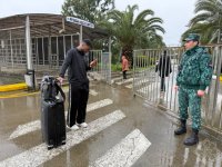 Очередная эвакуация через границу в Астаре: в страну въехали граждане Франции, Таджикистана и Китая (ФОТО)