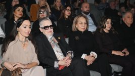 Вице-президент Фонда Гейдара Алиева Лейла Алиева присутствовала на показе спектакля «Нефтяной бум улыбается всем» (ФОТО)