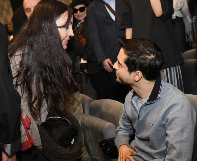 Вице-президент Фонда Гейдара Алиева Лейла Алиева присутствовала на показе спектакля «Нефтяной бум улыбается всем» (ФОТО)