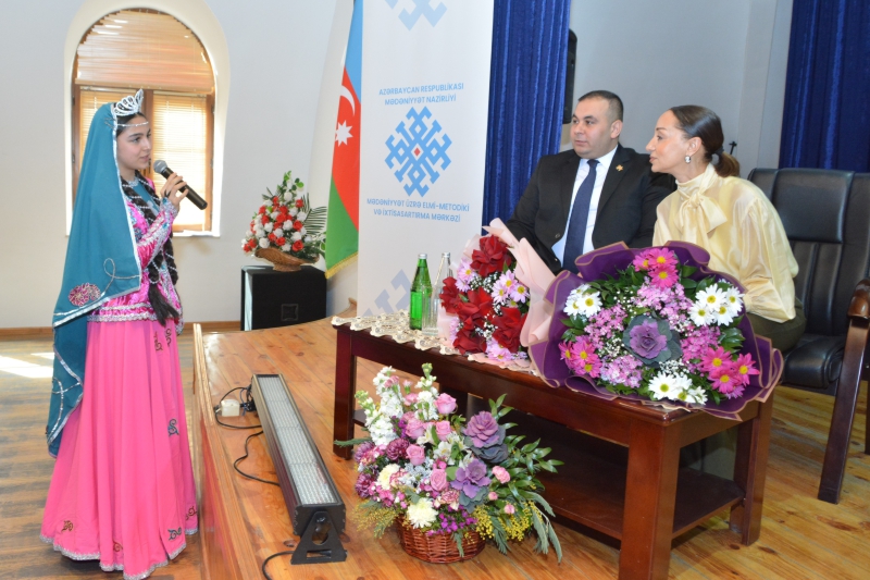 Первой гостьей нового проекта MEMİM "Диалог об искусстве" стала народная артистка Тарана Мурадова (ФОТО)