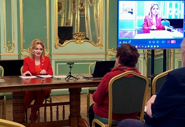 Азербайджан представлен на конференции "Человек в зеркале фольклора" в Санкт-Петербурге (ФОТО)