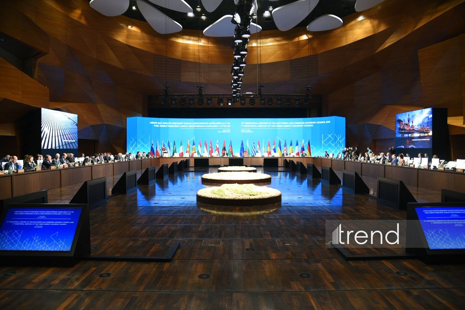 В Баку состоялись заседания Консультативных советов по Южному газовому коридору и "зеленой" энергетике (ФОТО)