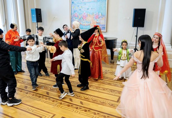 Танцы величественных гор и душевные мелодии Азербайджана (ФОТО)