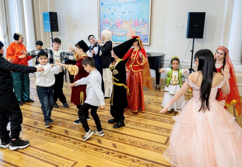 Танцы величественных гор и душевные мелодии Азербайджана (ФОТО)