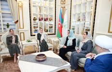 Лейла Алиева и Арзу Алиева приняли участие в церемонии ифтара, состоявшегося по случаю священного месяца (ФОТО)