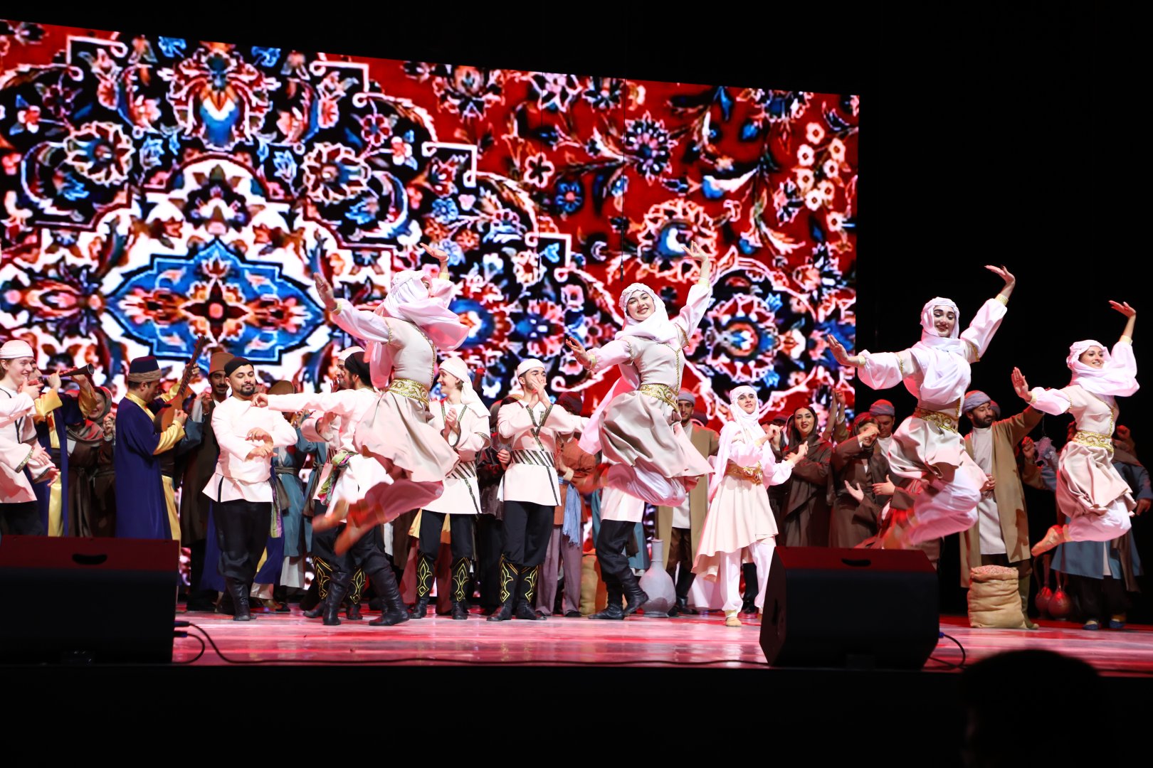 Грандиозная премьера "Насими" - впервые в Азербайджане представлена опера с применением ИИ (ВИДЕО, ФОТО)