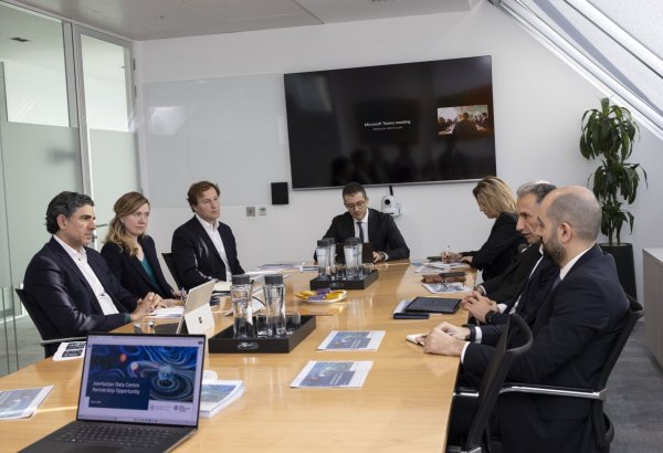 Минтранспорта Азербайджана и BlackRock обсудили привлечение инвестиций в цифровую инфраструктуру