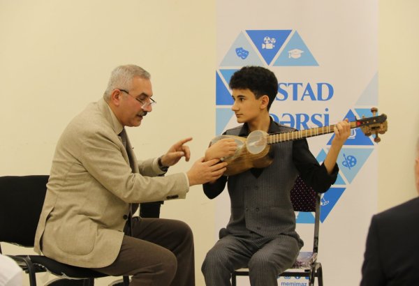 В Габале прошли мастер-классы по исполнению на фортепиано и таре (ФОТО)