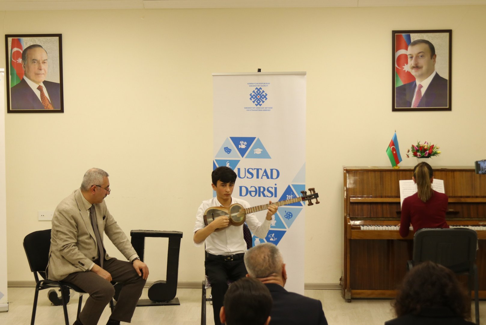 В Габале прошли мастер-классы по исполнению на фортепиано и таре (ФОТО)