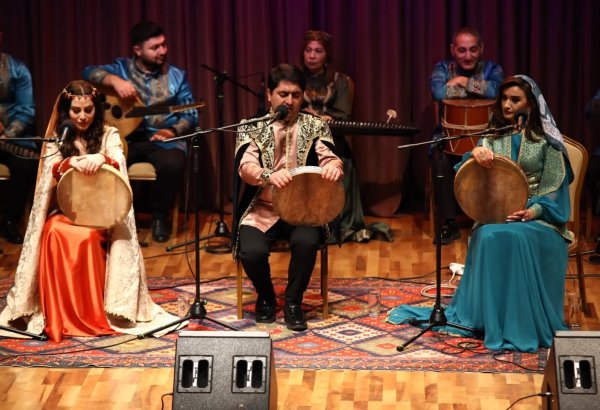 Печаль и красота каждой ноты Шуштер и Хумаюн: вечер мугама в Баку (ФОТО)