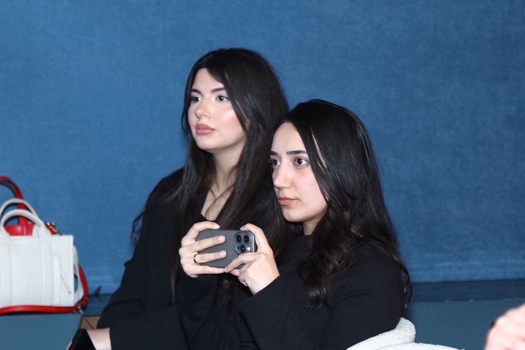 Режиссер-любитель представил в Баку два фильма, снятых за 214 манатов (ФОТО)