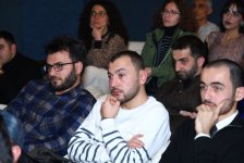 Режиссер-любитель представил в Баку два фильма, снятых за 214 манатов (ФОТО)