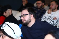 Режиссер-любитель представил в Баку два фильма, снятых за 214 манатов (ФОТО)