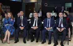 История в шелке и бархате - в Баку представлена выставка национальных костюмов (ФОТО)